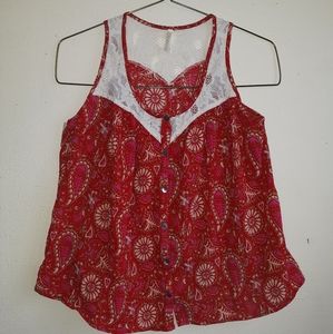 ROPER 🌺 Sleeveless top with lace design 🌺